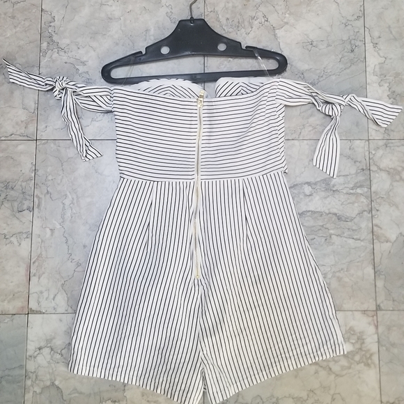Privy Brand Black and White Pin-Striped Romper - Picture 2 of 4
